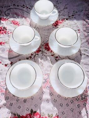 Vintage Milk Glass Coffee/Tea and Saucer Set with 14k Gold Trim Anchor Hocking 💝